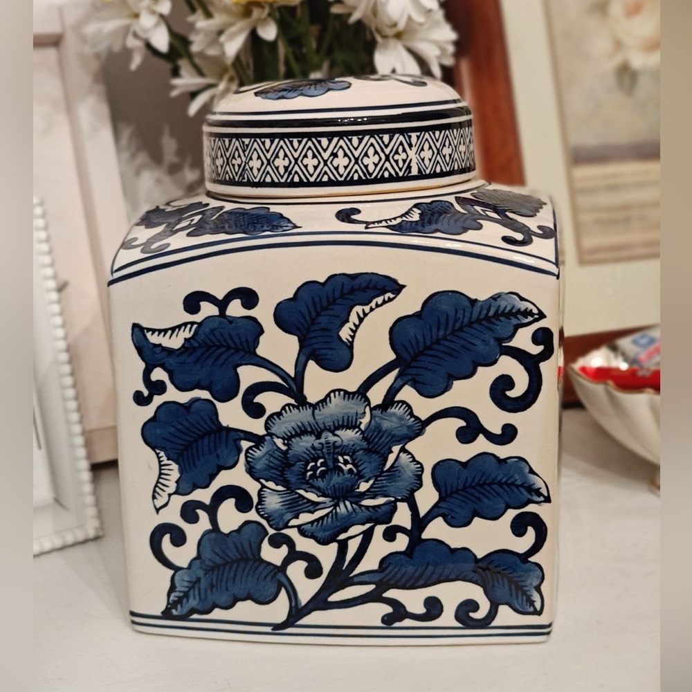 Square Chinoiserie Blue and White Canister Vase